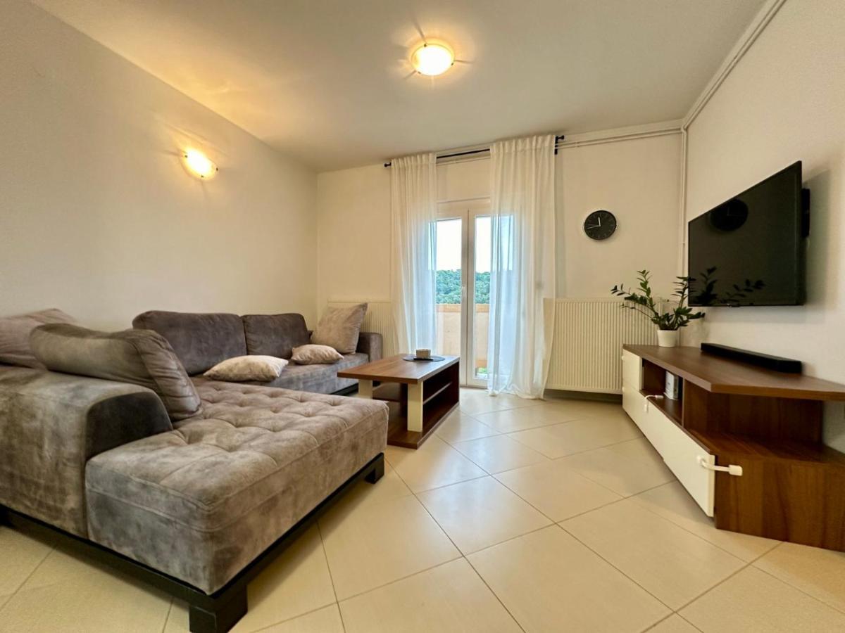 Dujam Apartment