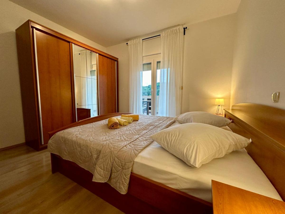 Dujam Apartment